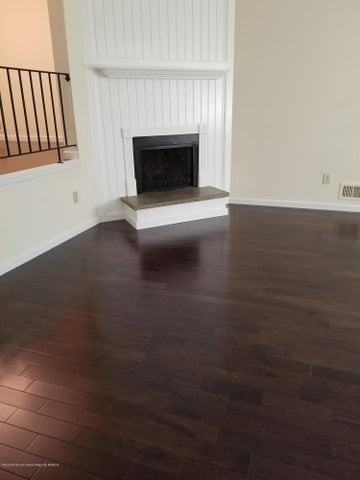 415 Middlewood Rd - Photo 3 of 13
