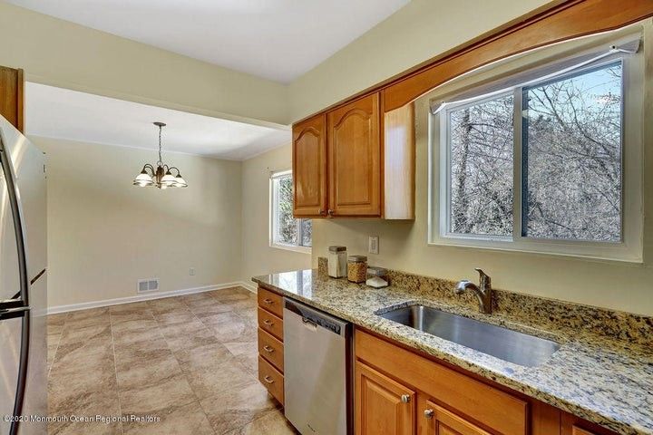 415 Middlewood Rd - Photo 6 of 13
