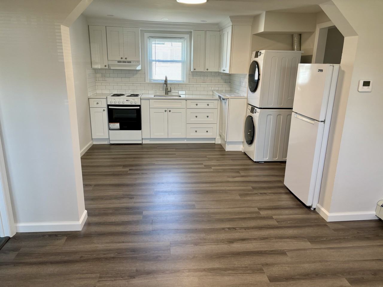 79 Monarch Ave - Photo 2 of 16