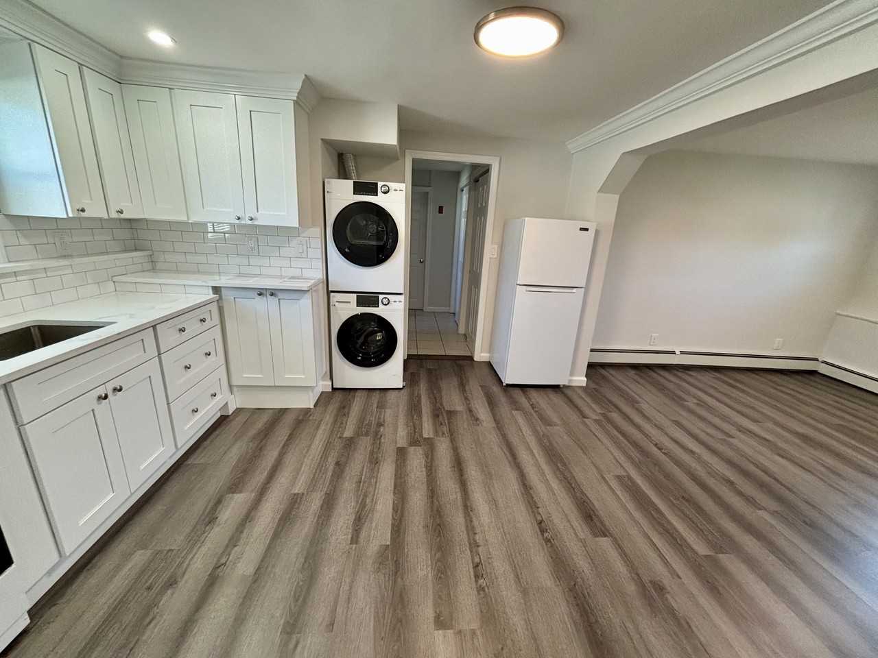 79 Monarch Ave - Photo 4 of 16