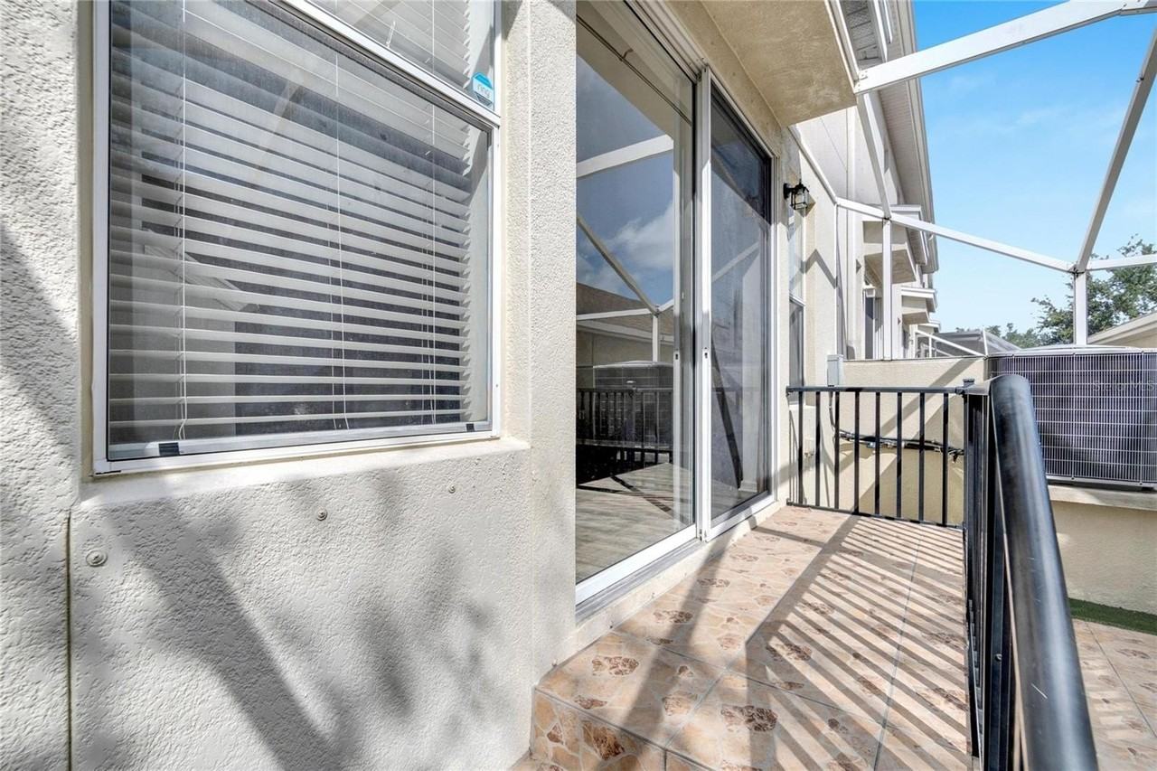7322 S Trask St - Photo 4 of 50