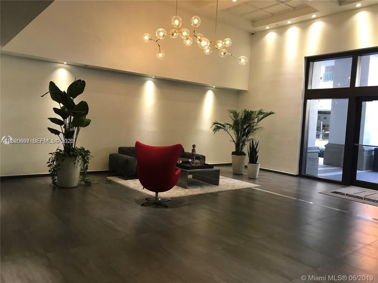 10 Aragon Ave - Photo 4 of 15
