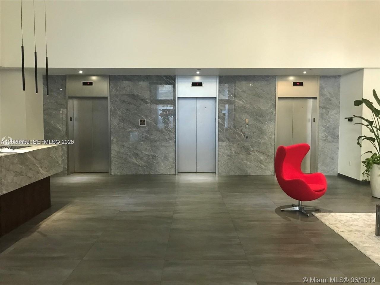 10 Aragon Ave - Photo 5 of 15
