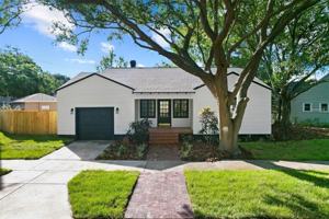 featured image of 1224 Greenwood Ave N