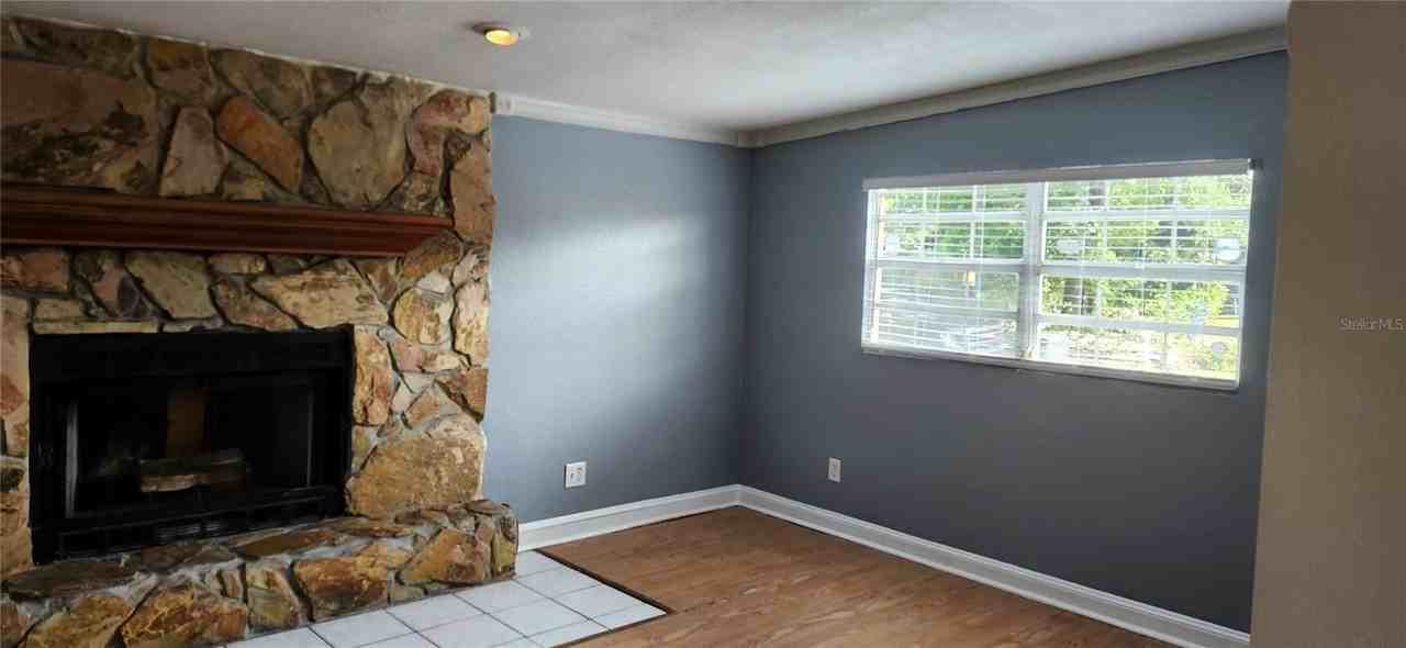 1103 Southside Dr - Photo 5 of 20