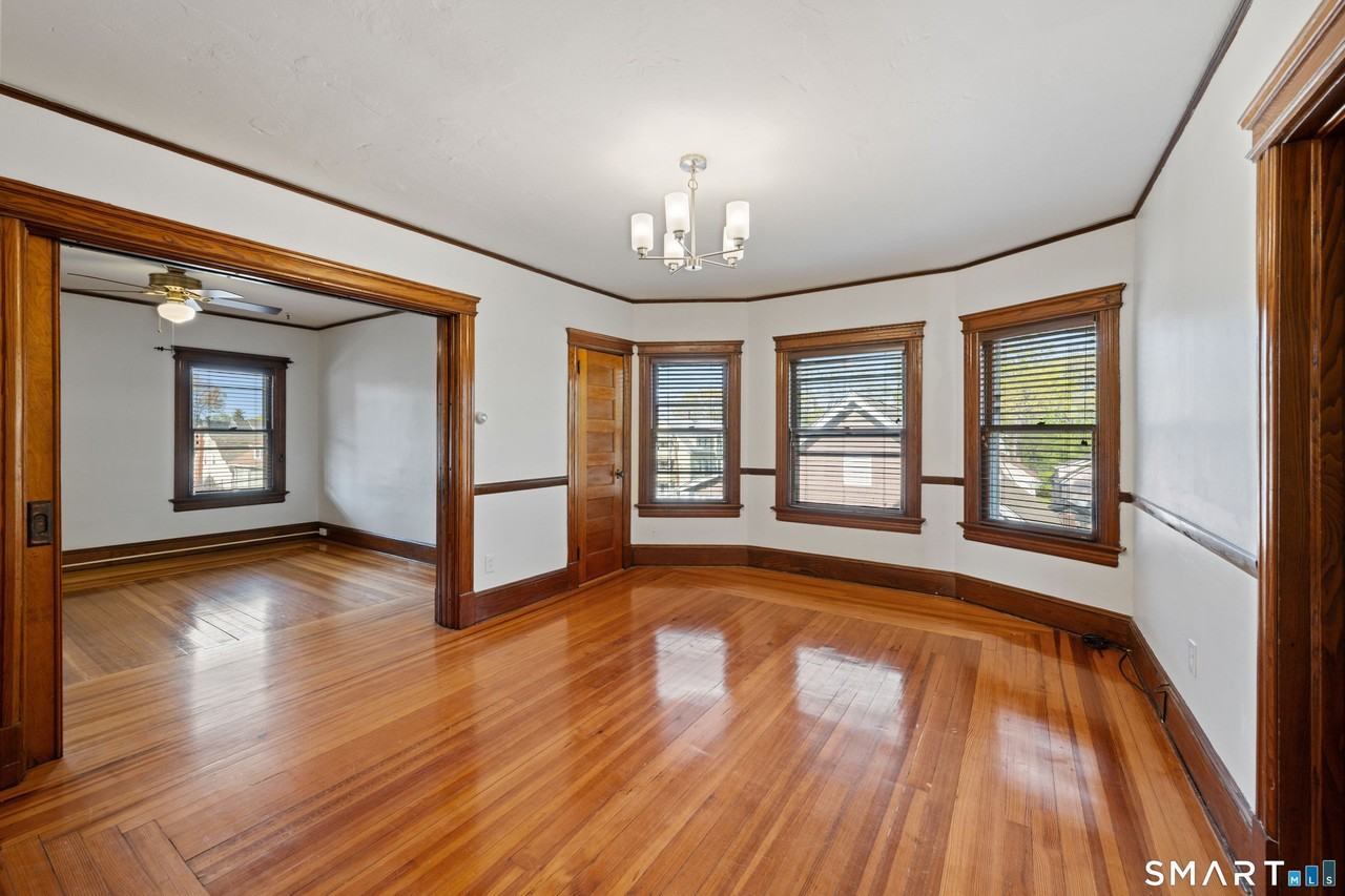 19 Thomas St - Photo 2 of 17