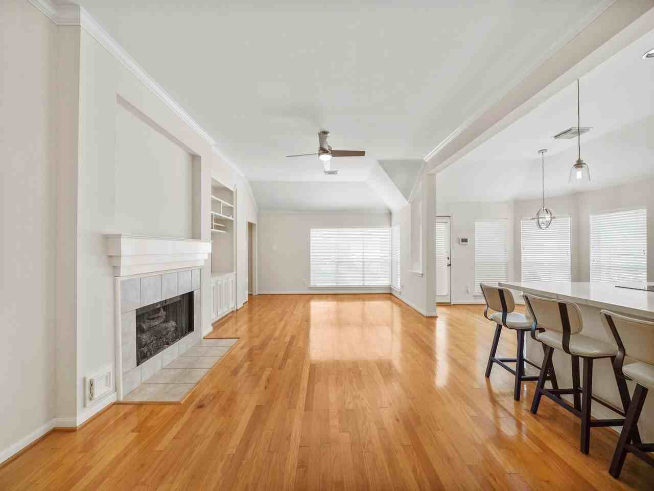 3411 Farnham Cir - Photo 6 of 15