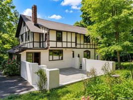 featured image of 1 Edgehill Rd