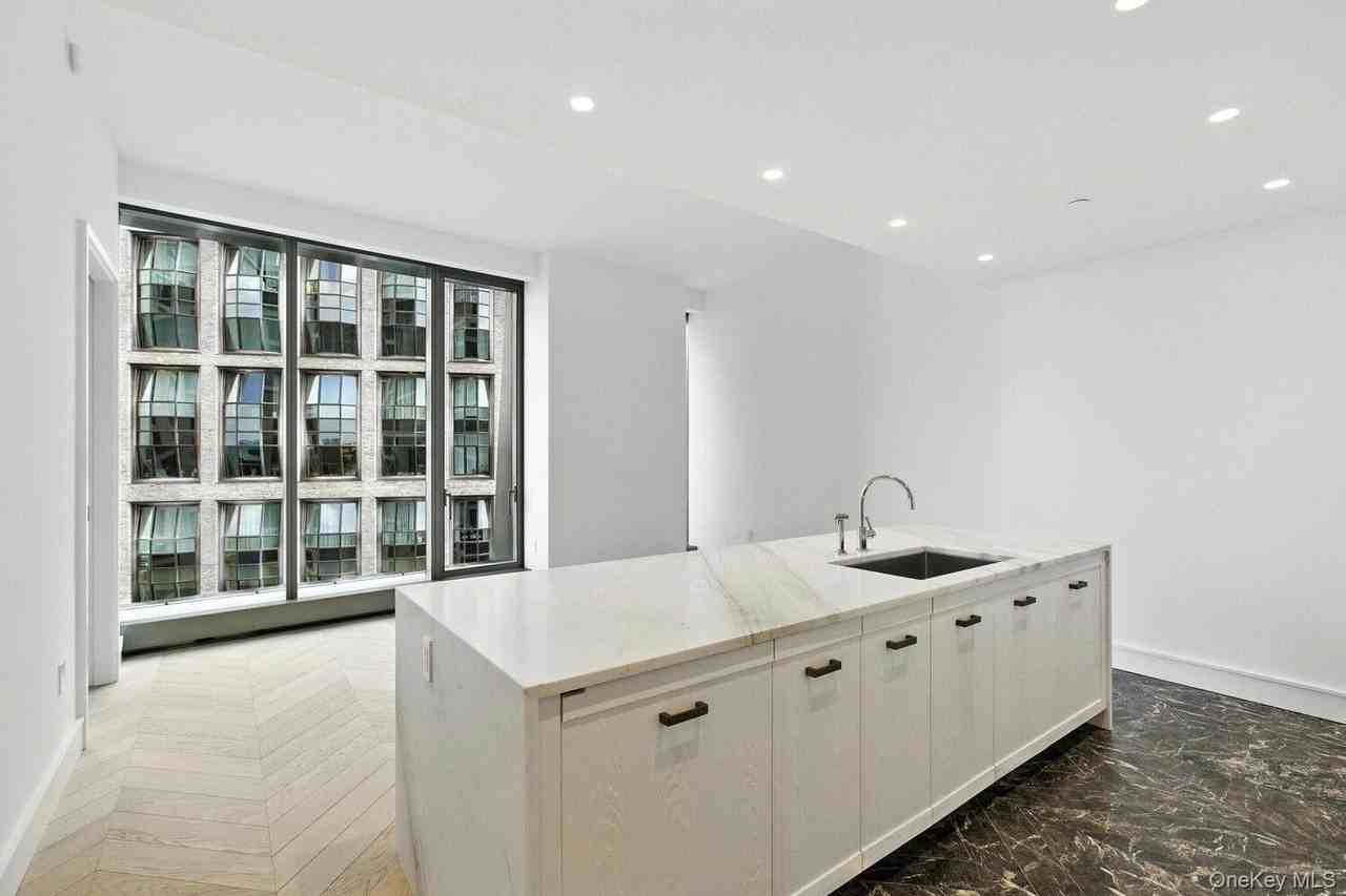 500 W 18th St - Photo 5 of 15