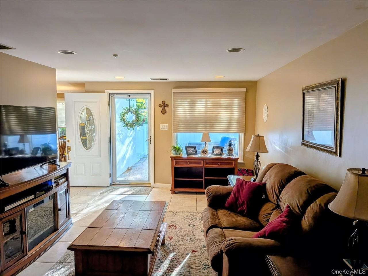 785 Blue Ridge Dr - Photo 2 of 6