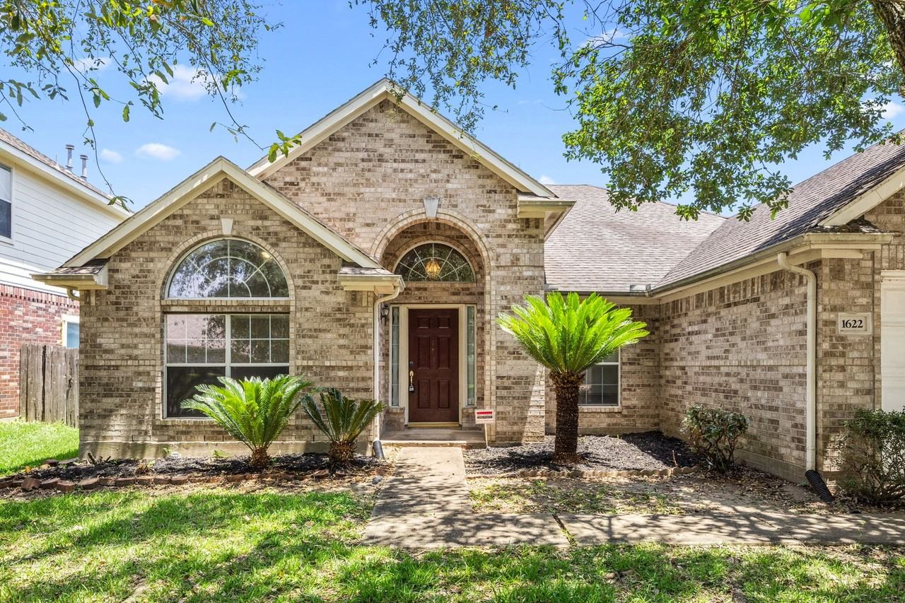1622 Pebble Brk - Photo 2 of 29