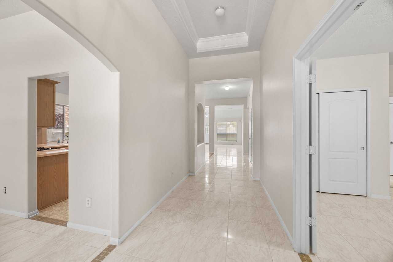 1622 Pebble Brk - Photo 3 of 29
