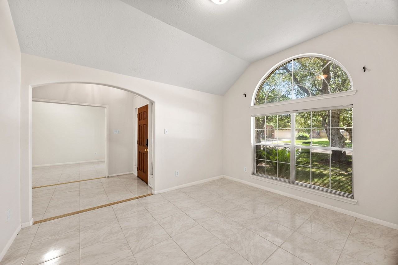 1622 Pebble Brk - Photo 6 of 29