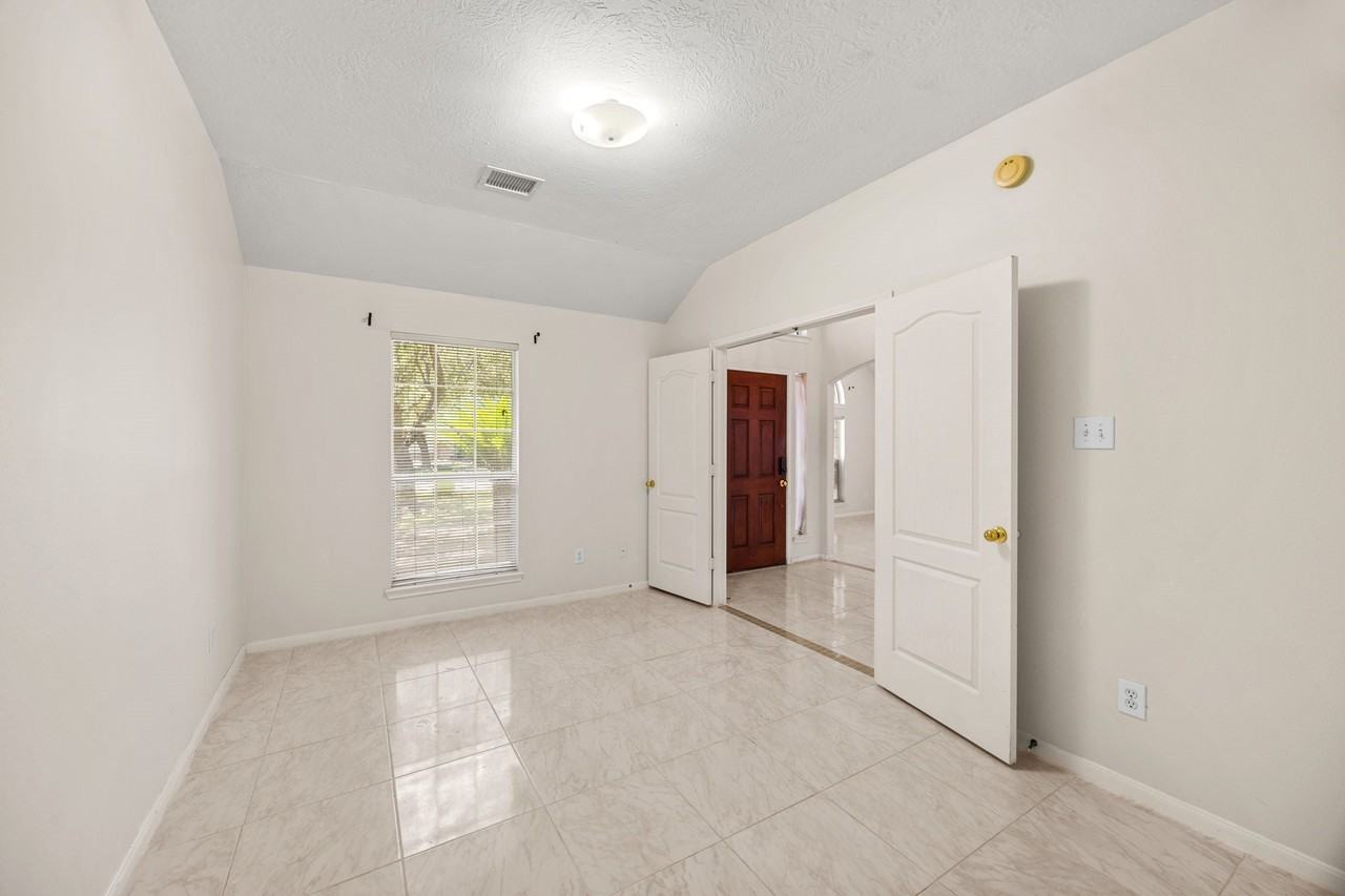 1622 Pebble Brk - Photo 7 of 29