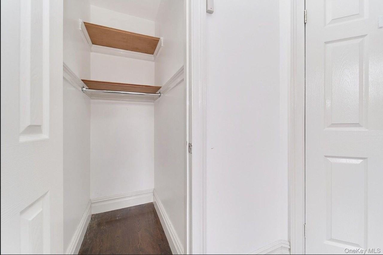 224 W 13th St #4R - Photo 3 of 5