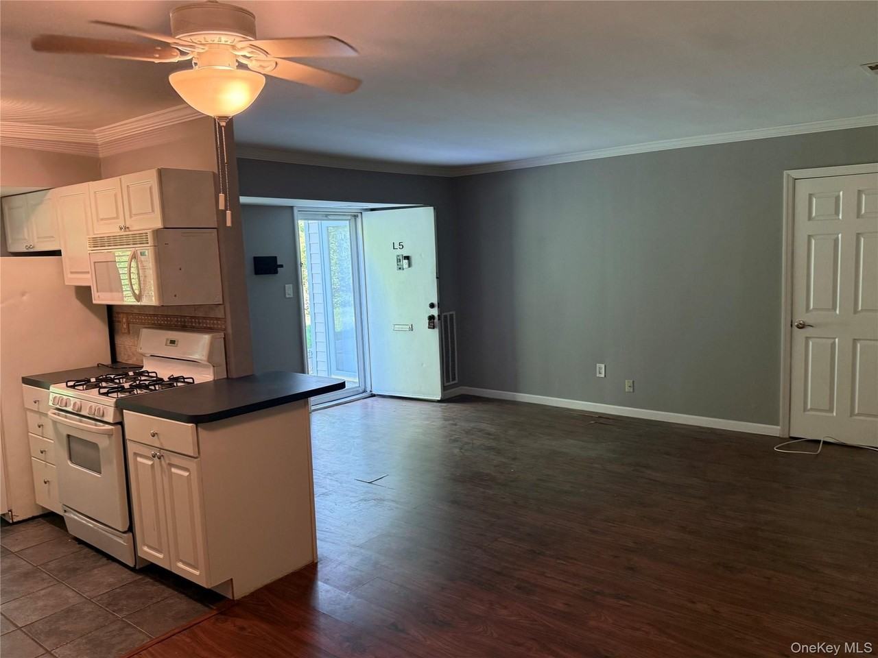 5 Laramie Ct #5 - Photo 6 of 45