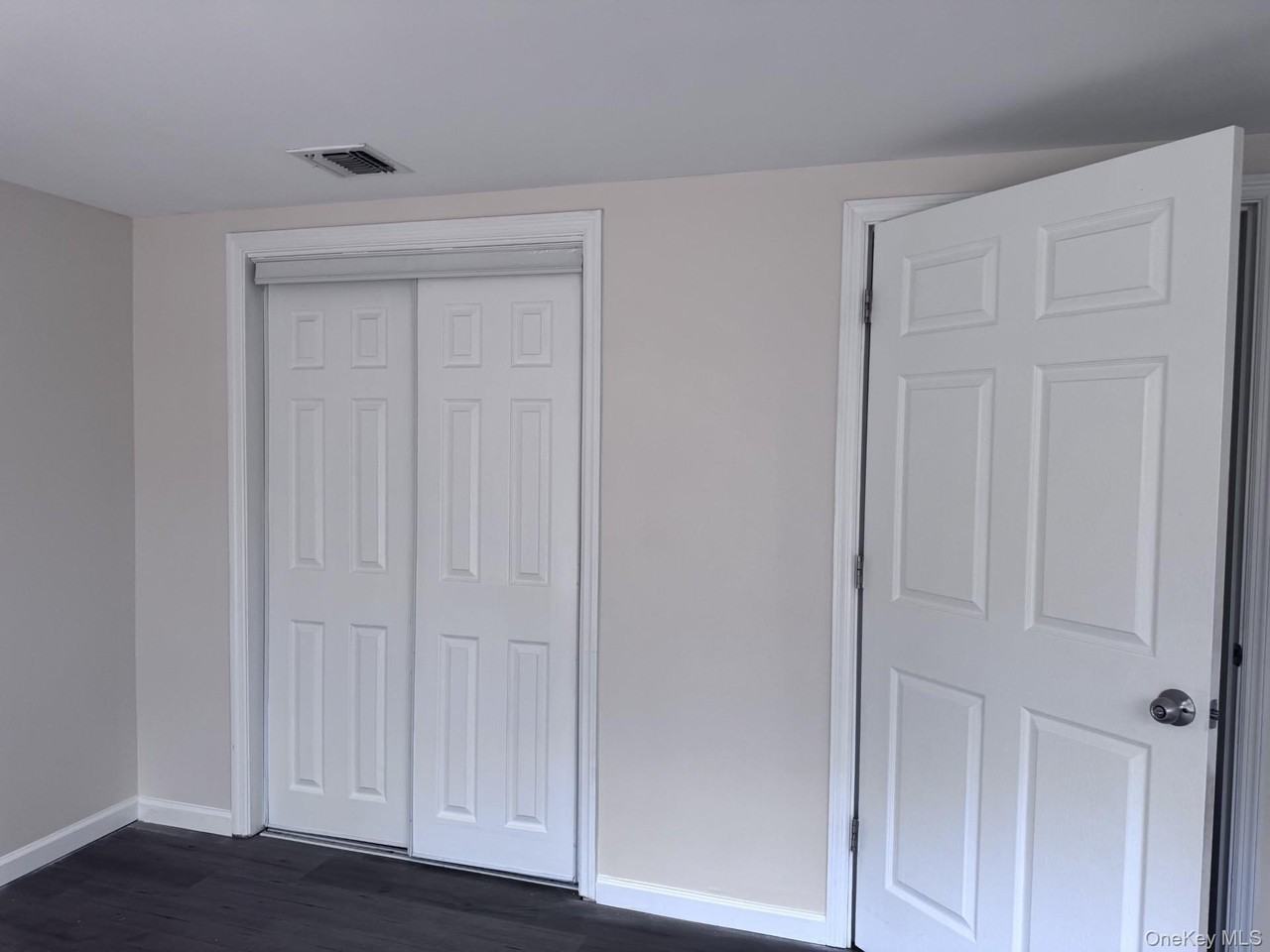35 Hallock Rd - Photo 2 of 6