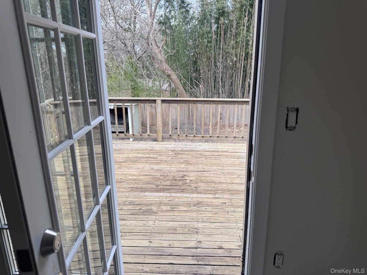 35 Hallock Rd - Photo 4 of 6