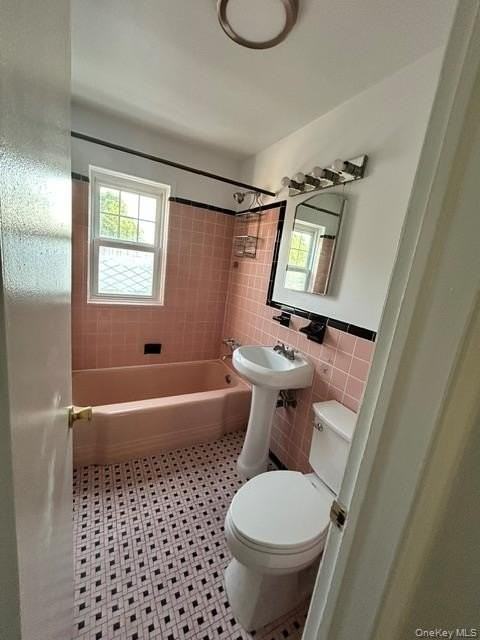 200 Crescent Pl #2ndFL - Photo 3 of 4