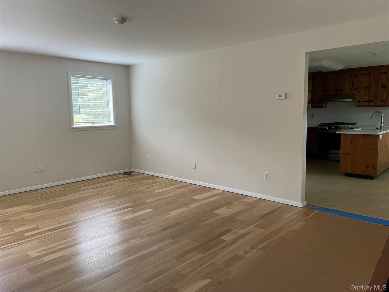 14 Cathy Ct - Photo 4 of 25