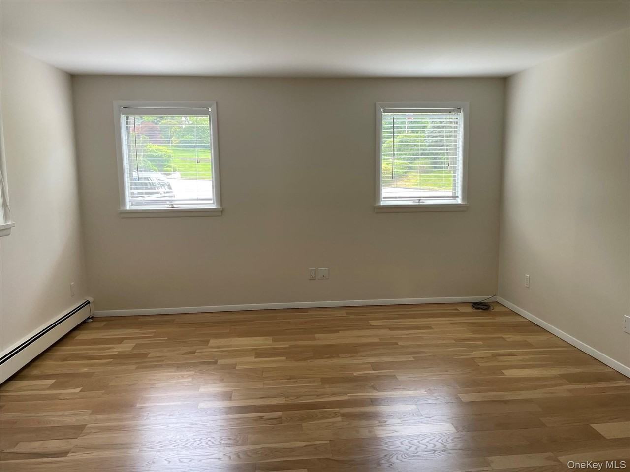 14 Cathy Ct - Photo 5 of 25