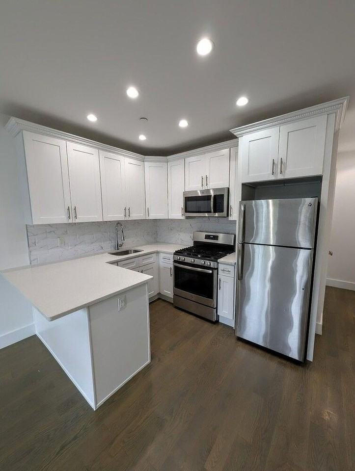 1661 Nostrand Ave #2F - Photo 3 of 8