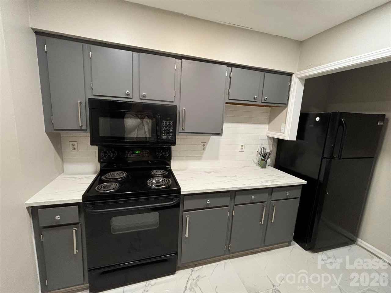 11040 Harrowfield Rd - Photo 3 of 14