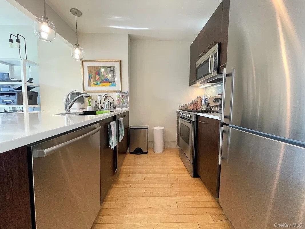 509 48th Ave #3J - Photo 4 of 10