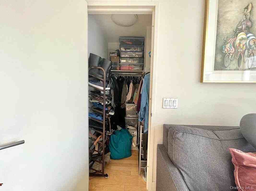 509 48th Ave #3J - Photo 5 of 10