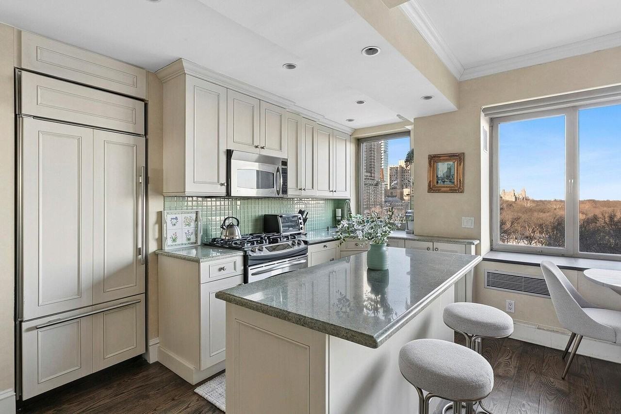 230 Central Park S #10C - Photo 5 of 17