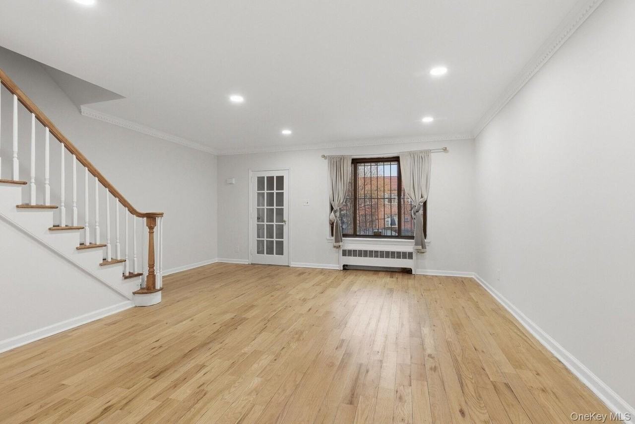 6436 Austin St - Photo 3 of 13