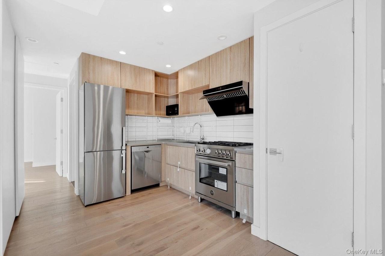 1433 31st Ave #3F - Photo 5 of 12