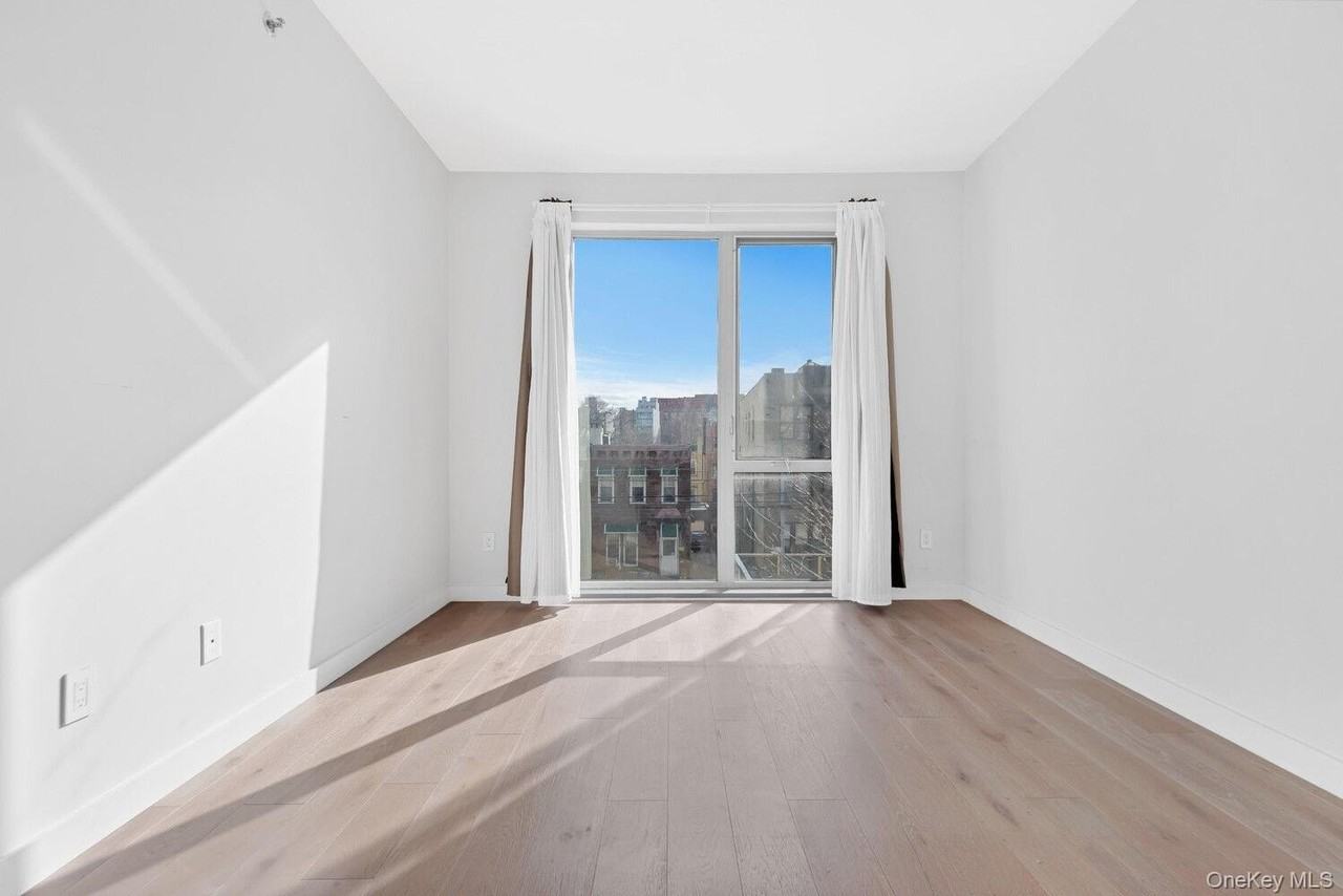 1433 31st Ave #3F - Photo 6 of 12