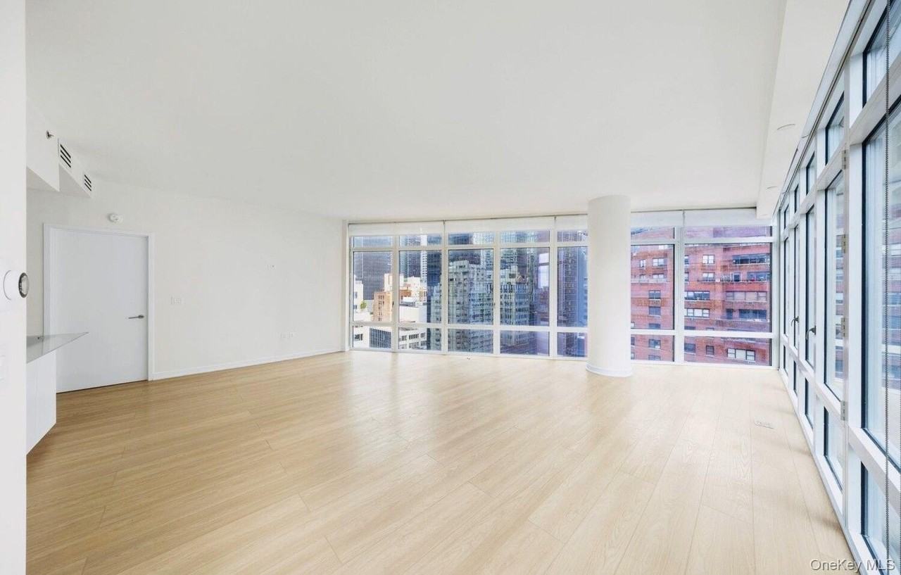 207 E 57th St #16A - Photo 2 of 3