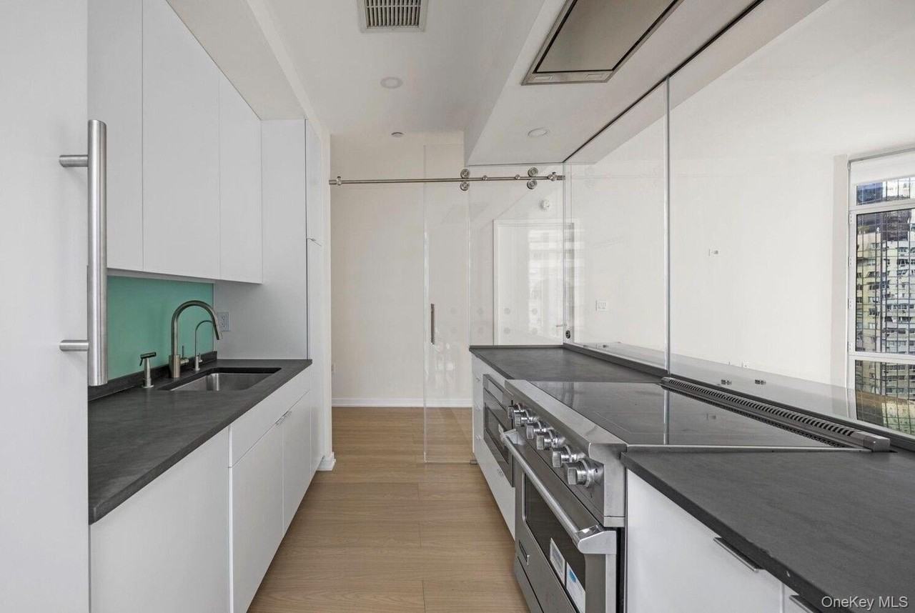 207 E 57th St #16A - Photo 3 of 3
