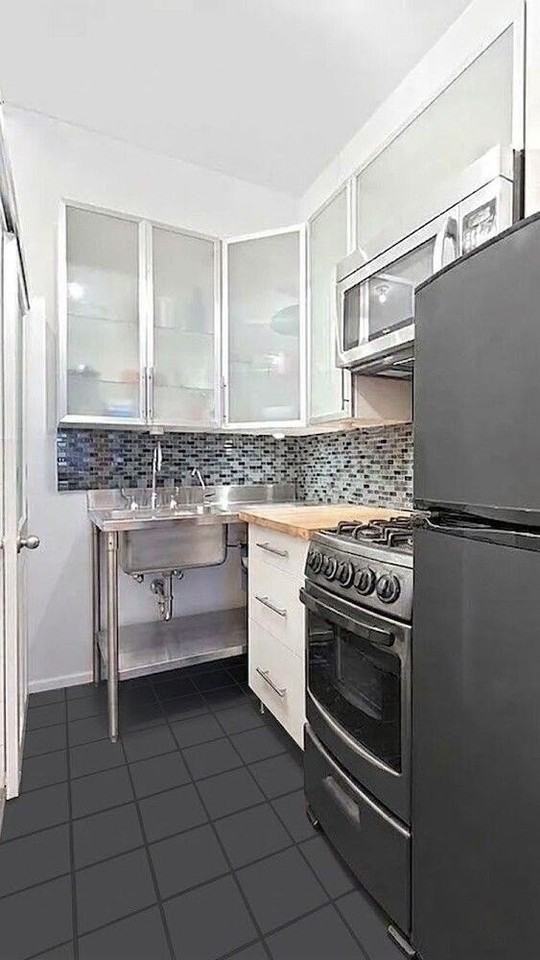 24 Cornelia St #19 - Photo 3 of 7