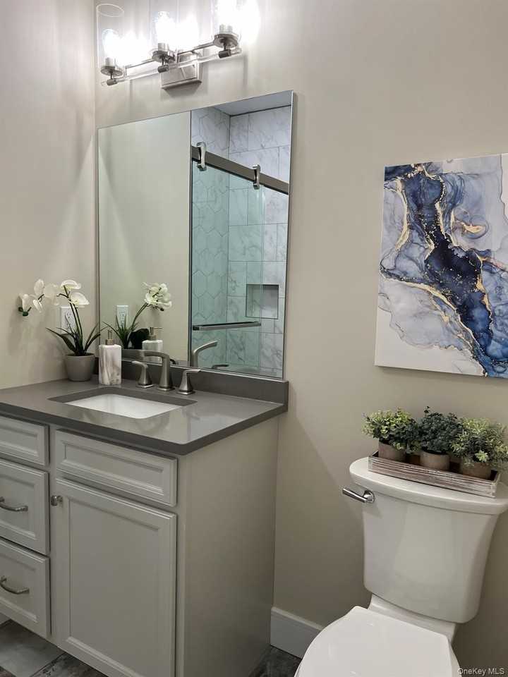 1080 New York Ave #206 - Photo 4 of 10