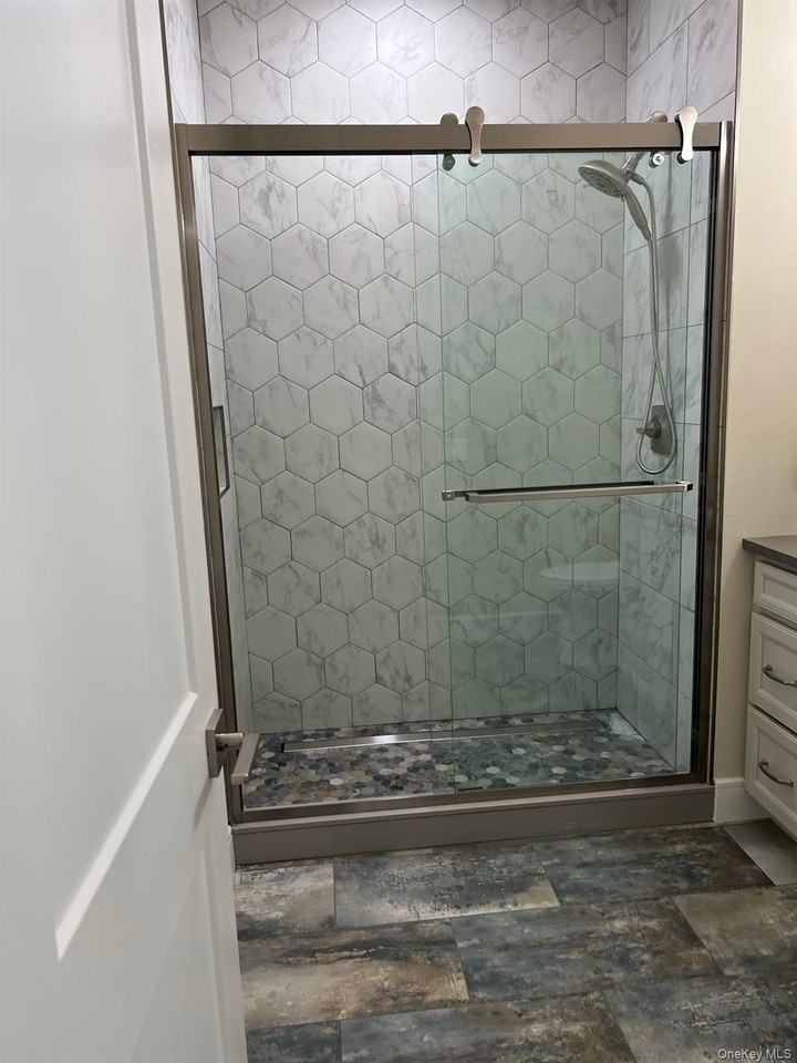 1080 New York Ave #206 - Photo 5 of 10