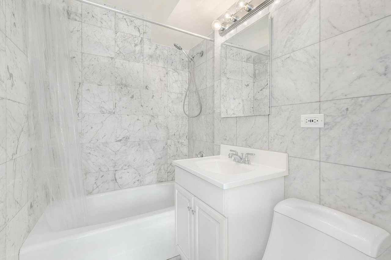 240 E 55th St #10A - Photo 5 of 5