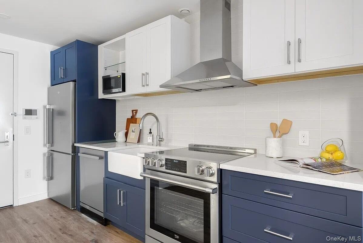 540 Graham Ave #203 - Photo 2 of 16