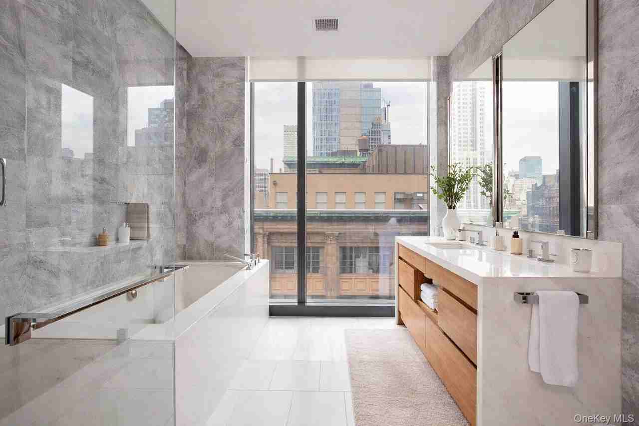 277 5th Ave #21A - Photo 4 of 13