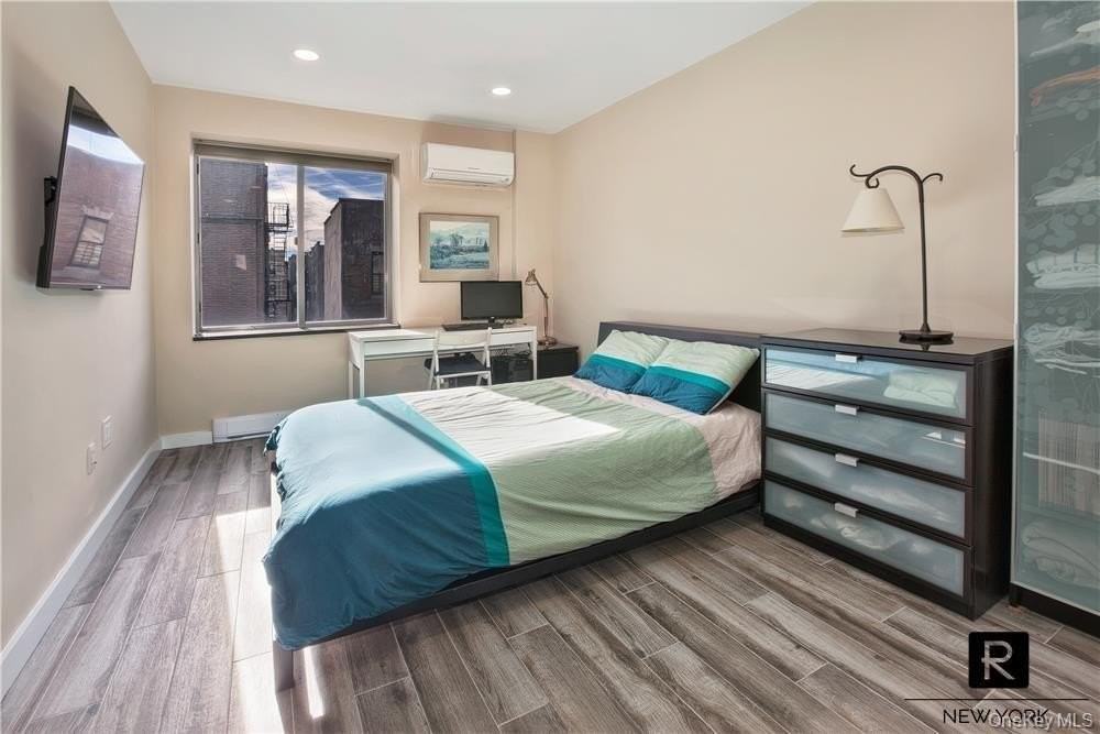 2360 Amsterdam Ave #6A - Photo 5 of 9