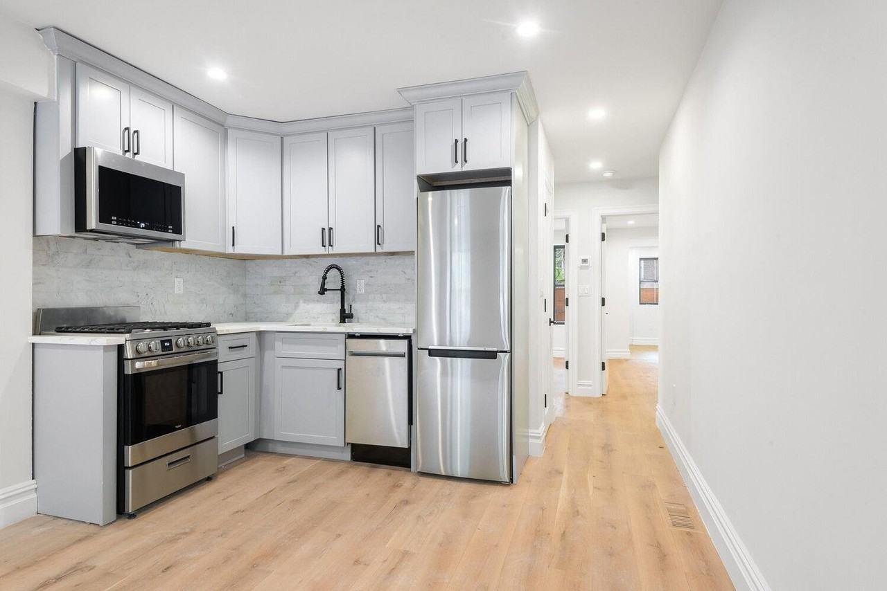 612 Hancock St #1 - Photo 5 of 10