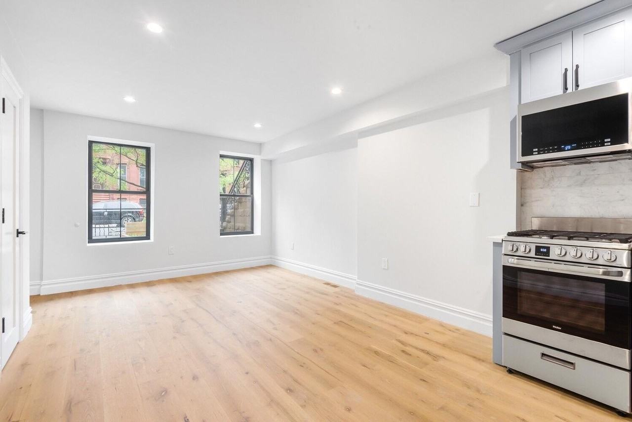 612 Hancock St #1 - Photo 6 of 10
