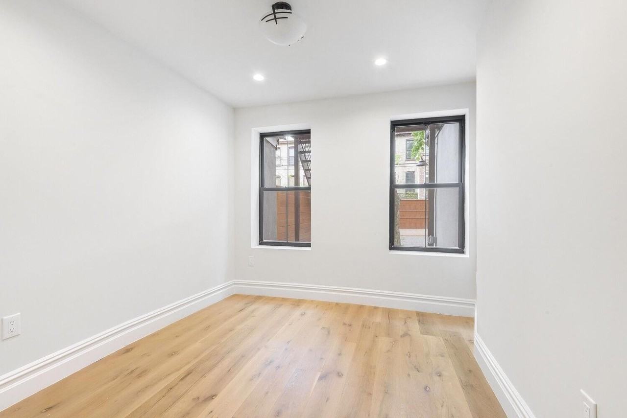 612 Hancock St #1 - Photo 7 of 10