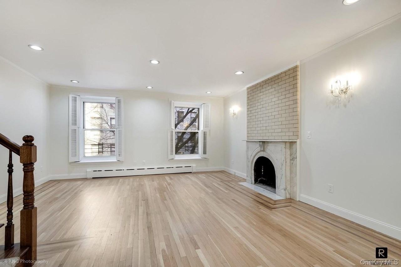 220 E 30th St #2 - Photo 4 of 13