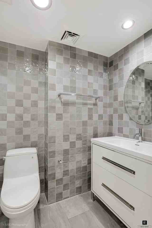 220 E 30th St #2 - Photo 7 of 13