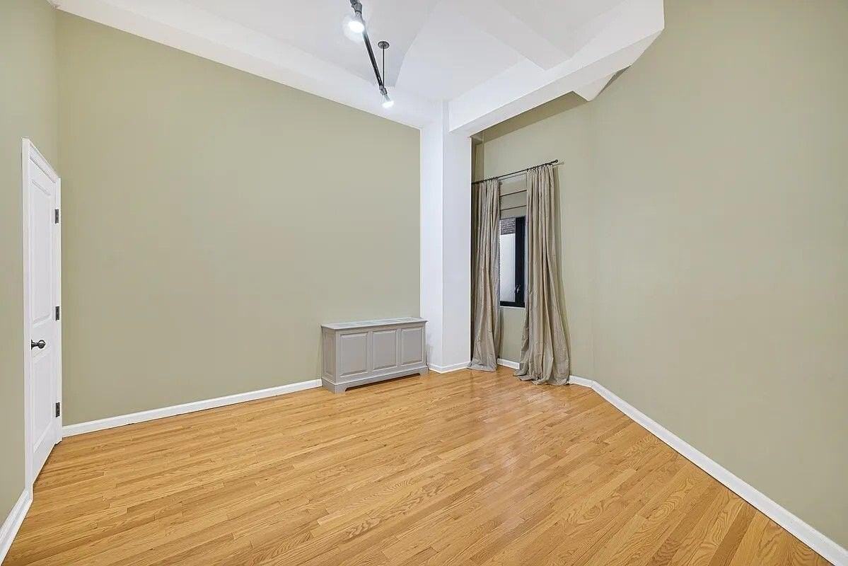 254 Park Ave S #8R - Photo 4 of 7