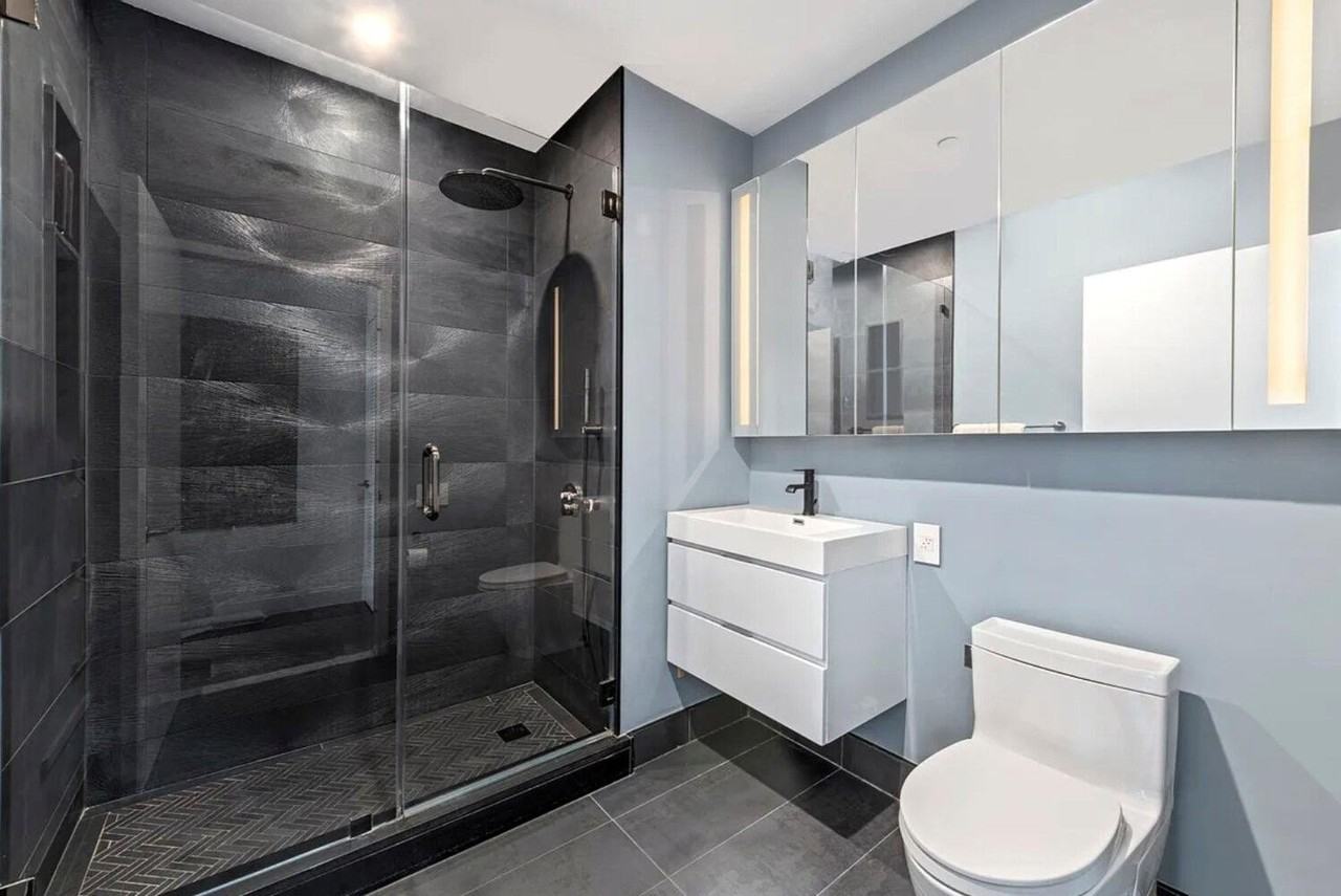 4214 Crescent St #8B - Photo 6 of 8