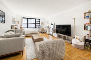 135 E 54th St #3C - Photo 1 of 1